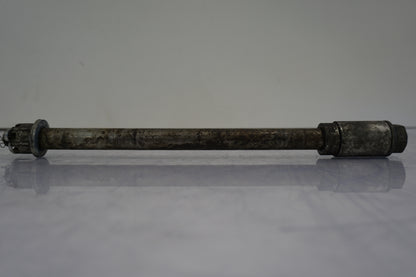 Höger sida på Axel från en H-D Dyna Low Rider FXDL -2004 motorcykel.