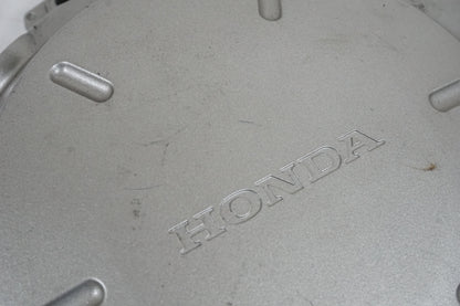 Snett uppifrån på Motorkåpa från en Honda CBF 1000 -2006 motorcykel.