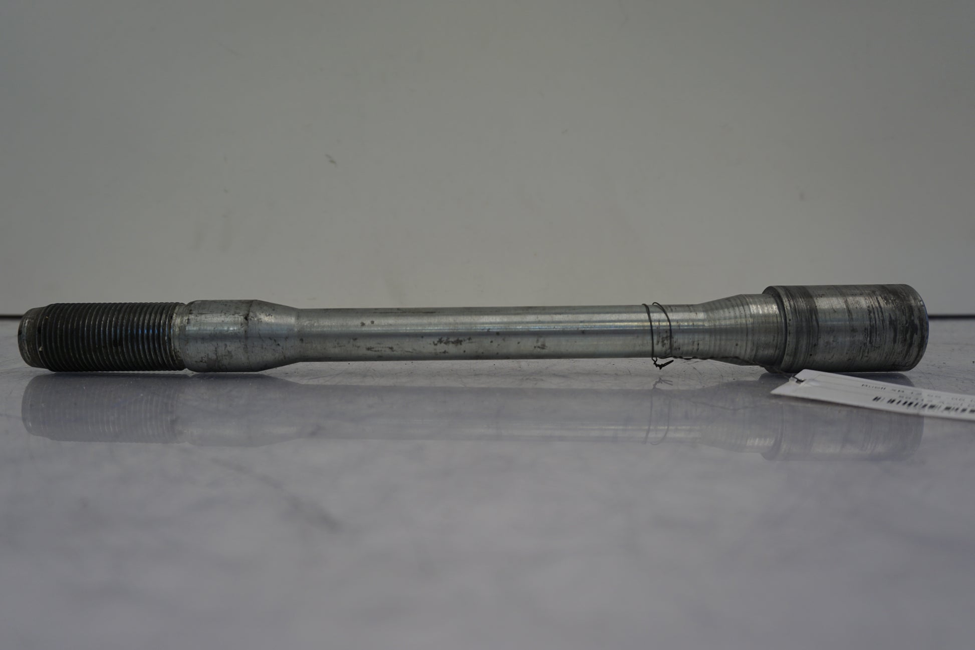 Framsidan på Axel från en Buell XB 12 -2006 motorcykel.