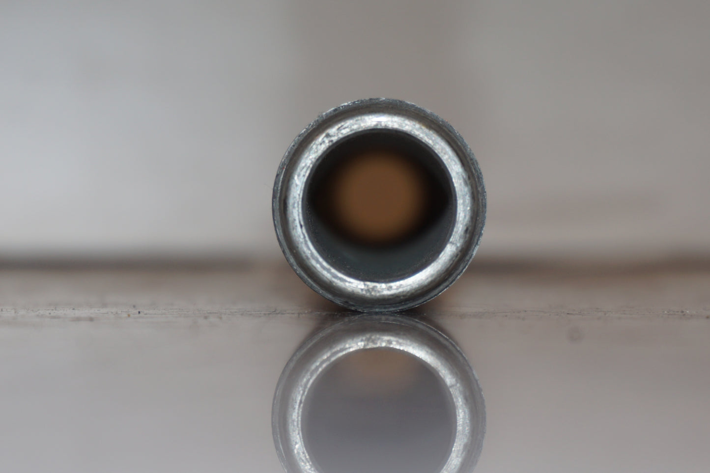 Baksidan på Axel från en Buell XB 12 -2006 motorcykel.