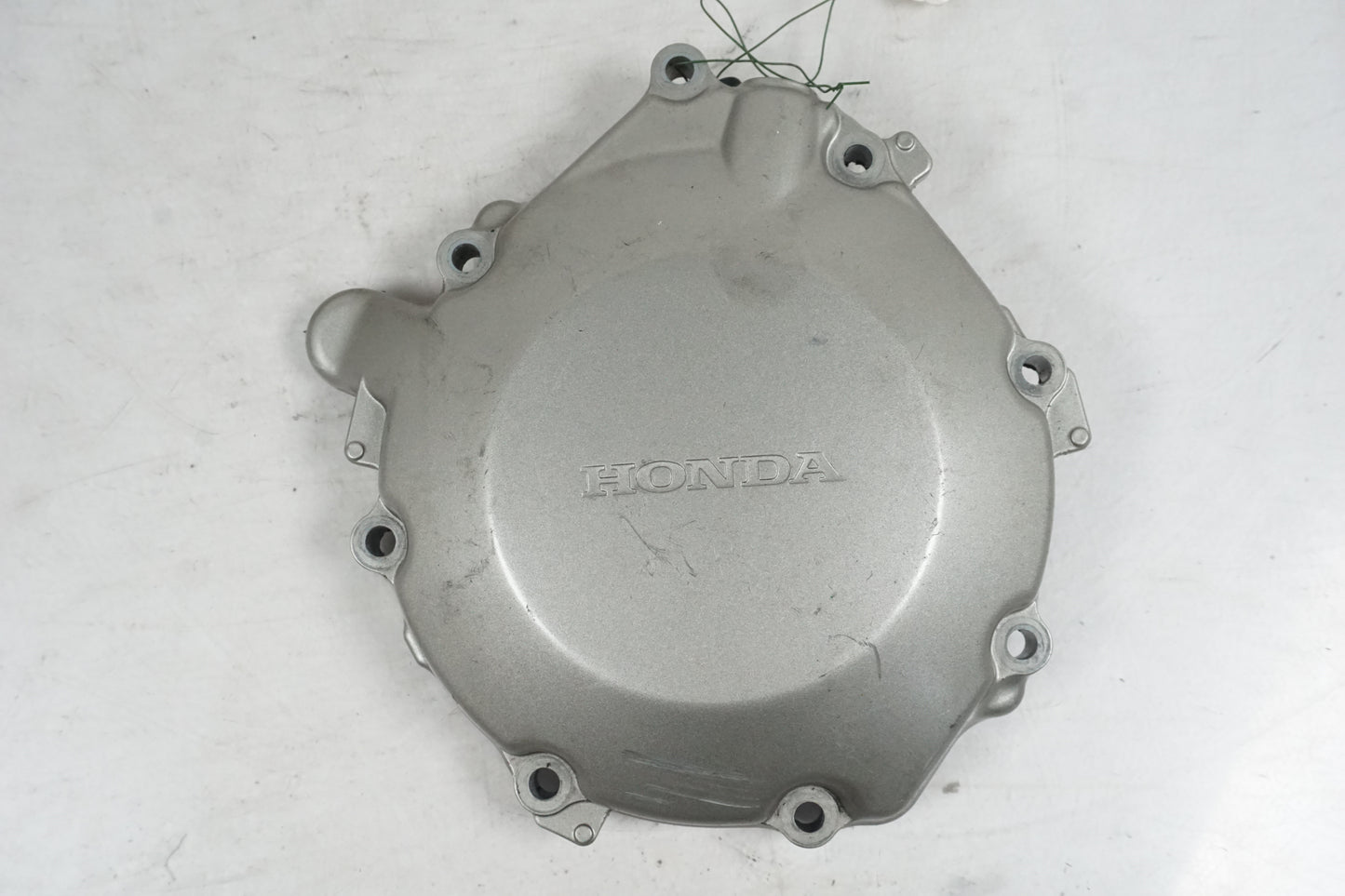 Framsidan på Generatorkåpa från en Honda CBF 1000 -2006 motorcykel.