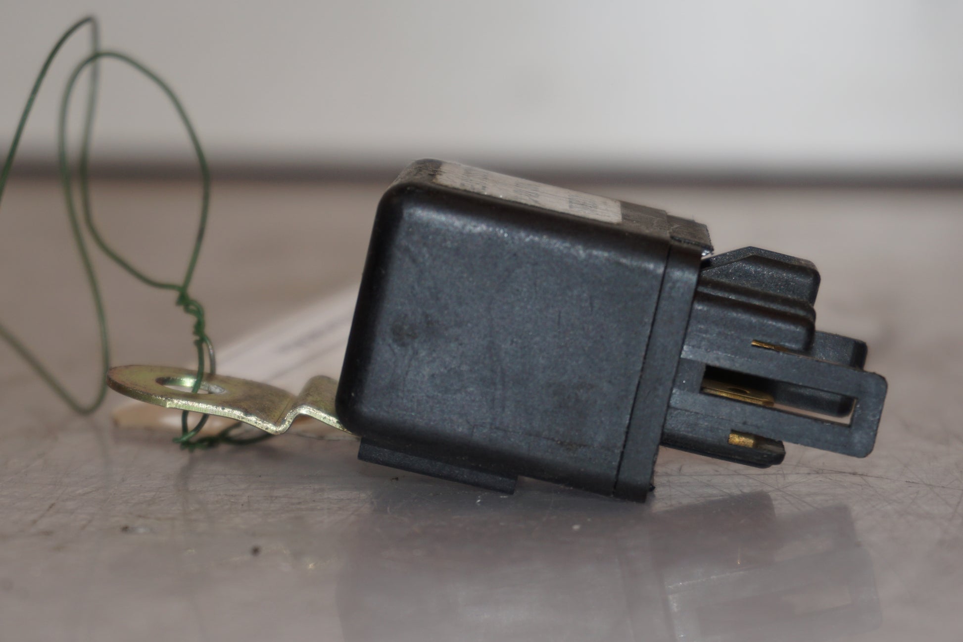 Höger sida på Relä från en Hyosung GT 650 -2006 motorcykel.