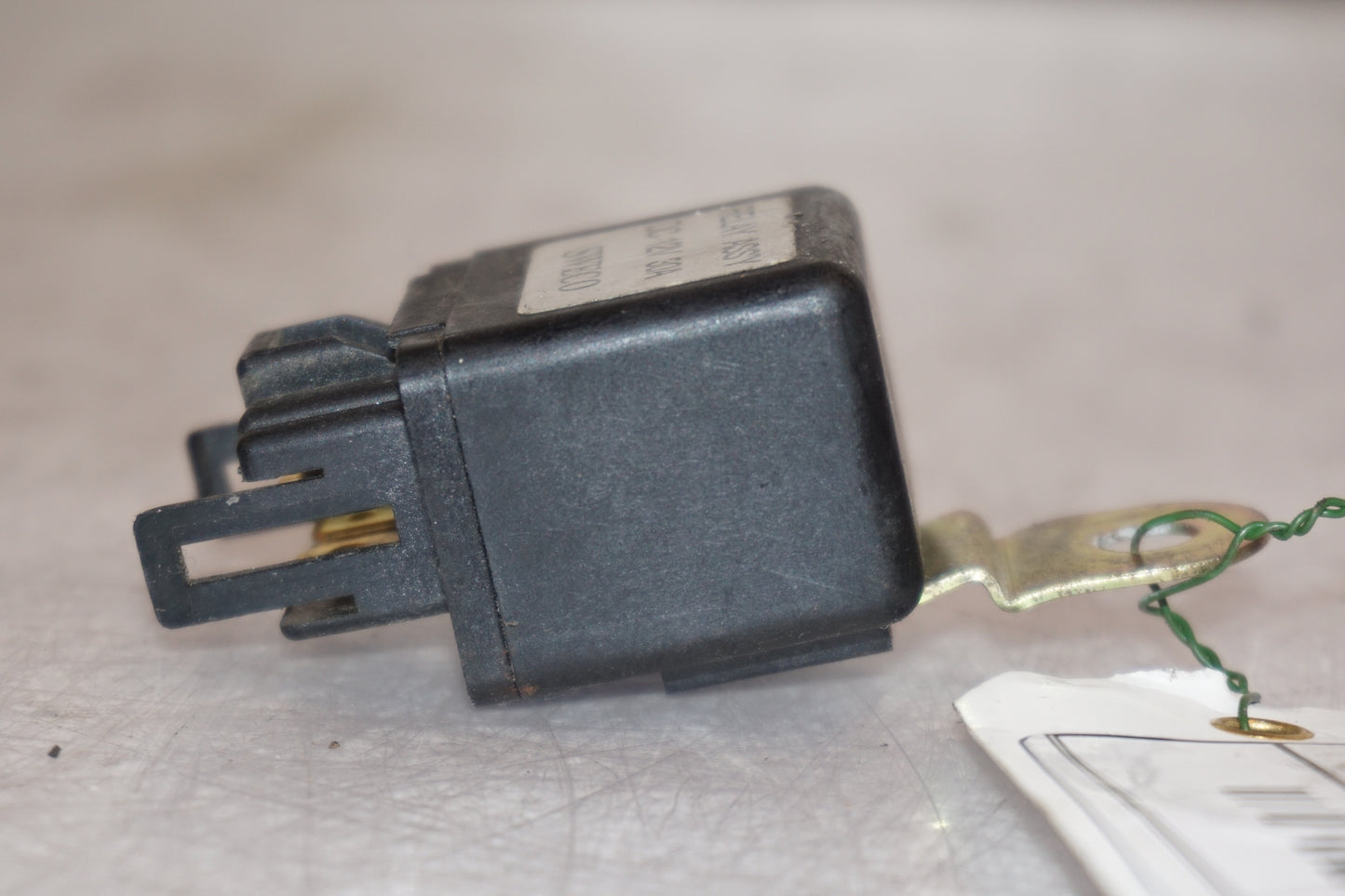 Snett uppifrån på Relä från en Hyosung GT 650 -2006 motorcykel.