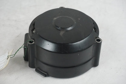 Baksidan på Generatorhus från en Honda CB 750 SF -2003 motorcykel.