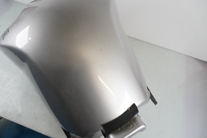 Extrabild1 på Bensintank från en Triumph Sprint ST -2005 motorcykel.