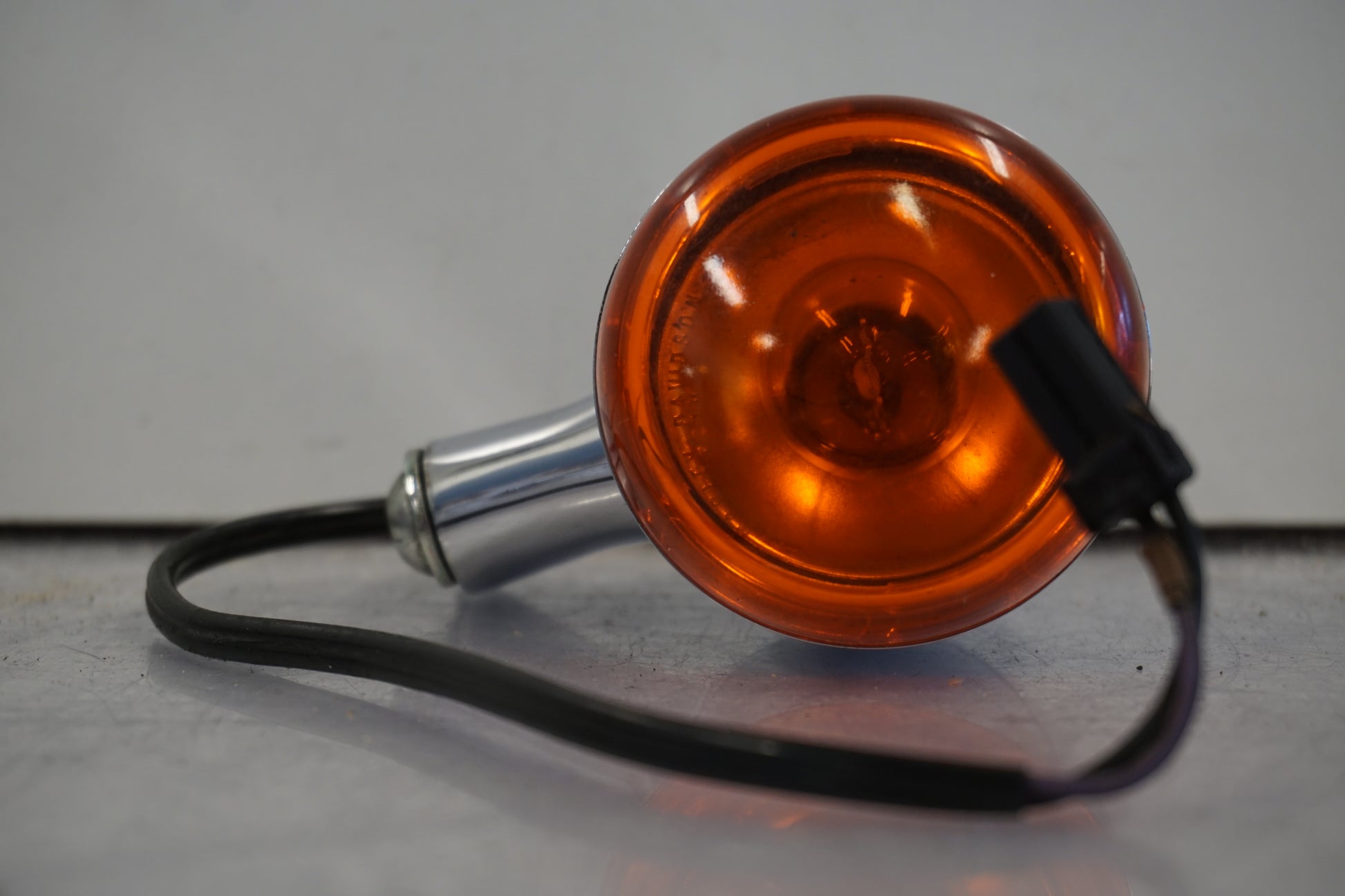 Baksidan på Blinkers från en H-D Softail Night Train EFI FXSTBI -2006 motorcykel.