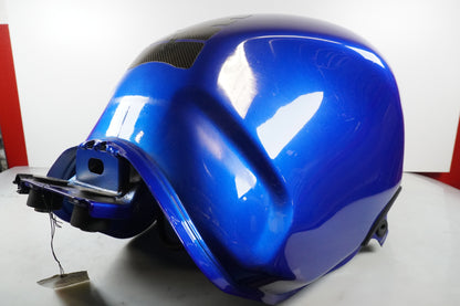 Höger sida på Bensintank från en Honda CBR 1100 XX -2000 motorcykel.