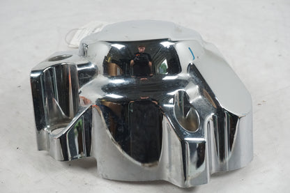 Snett nerifrån på Motorkåpa från en Yamaha XVS 650 -1997 motorcykel.