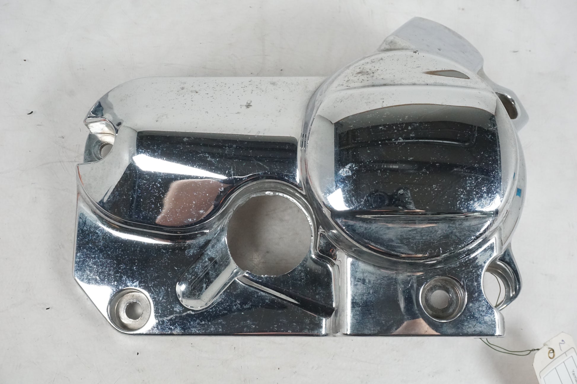 Baksidan på Motorkåpa från en Yamaha XVS 650 -1998 motorcykel.