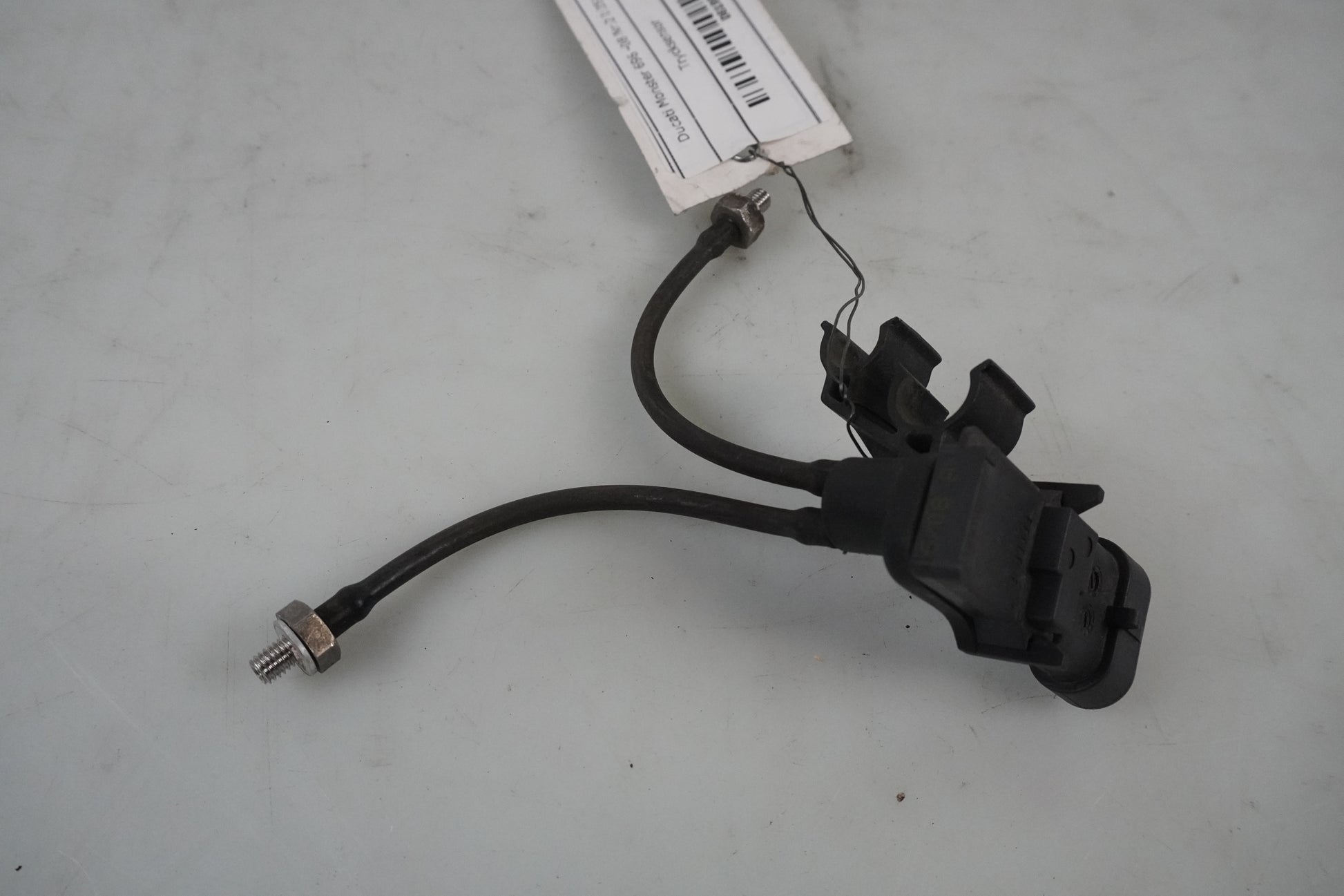 Höger sida på Trycksensor från en Ducati Monster 696 -2008 motorcykel.