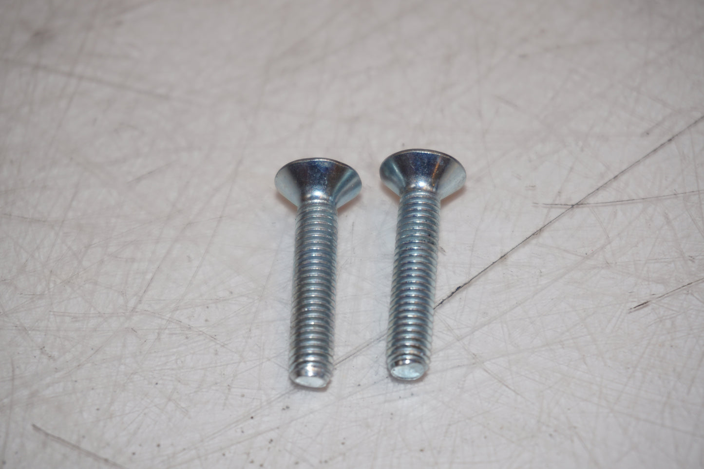 Extrabilder på Topboxfäste från en Suzuki GSX-R 1100 -1993 motorcykel.