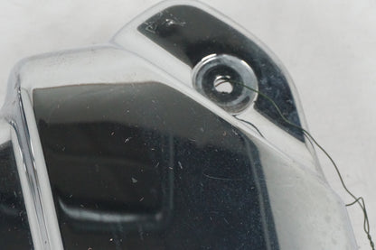 Snett nerifrån på Motorkåpa från en Yamaha XVS 1100 -2003 motorcykel.