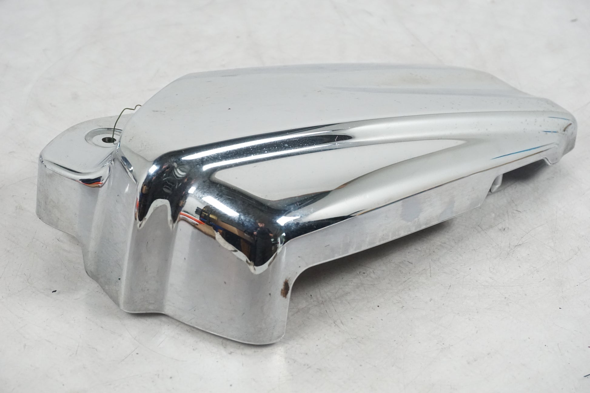 Extrabild1 på Motorkåpa från en Yamaha XVS 1100 -2003 motorcykel.