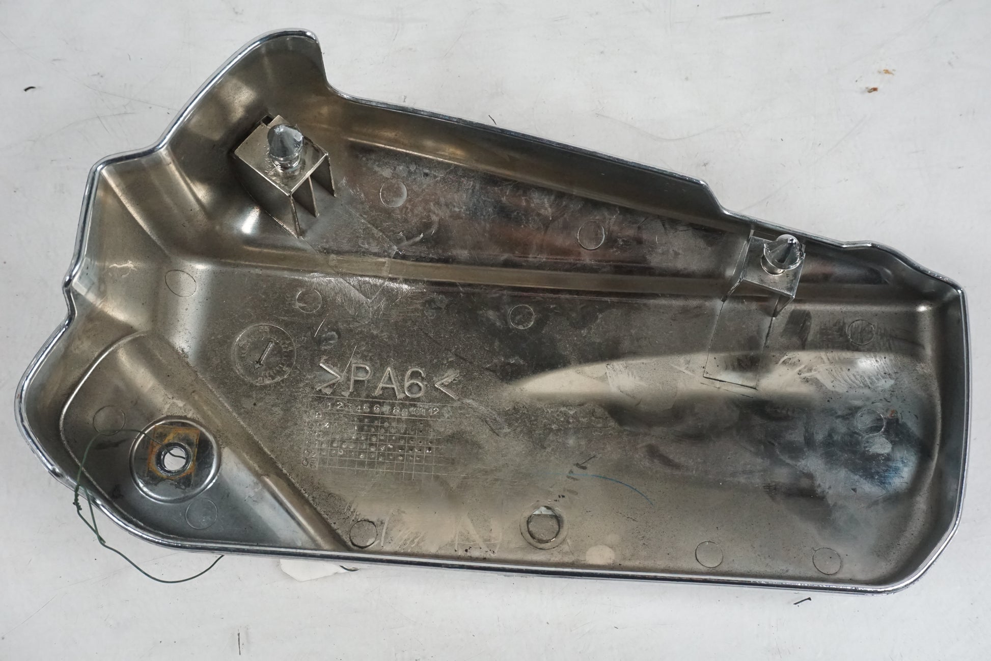 Extrabild2 på Motorkåpa från en Yamaha XVS 1100 -2003 motorcykel.