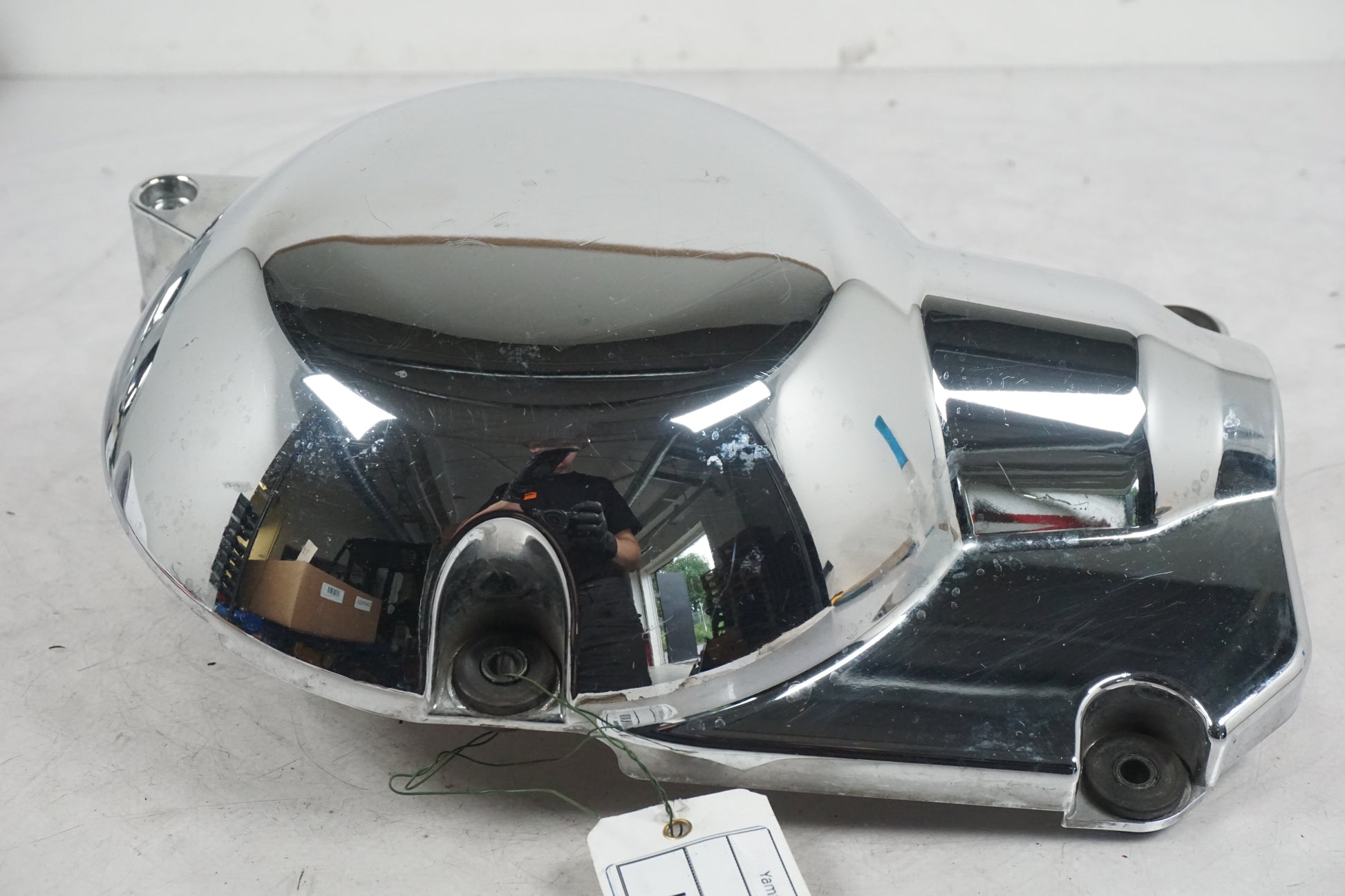 Vänster sida på Motorkåpa från en Yamaha XVS 650 -1997 motorcykel.