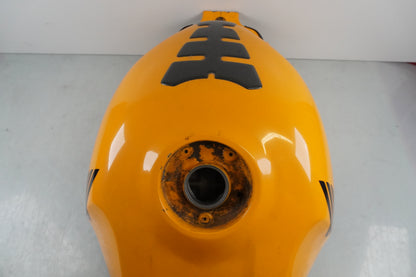 Extrabild1 på Bensintank från en Honda CBR 900 RR -2000 motorcykel.