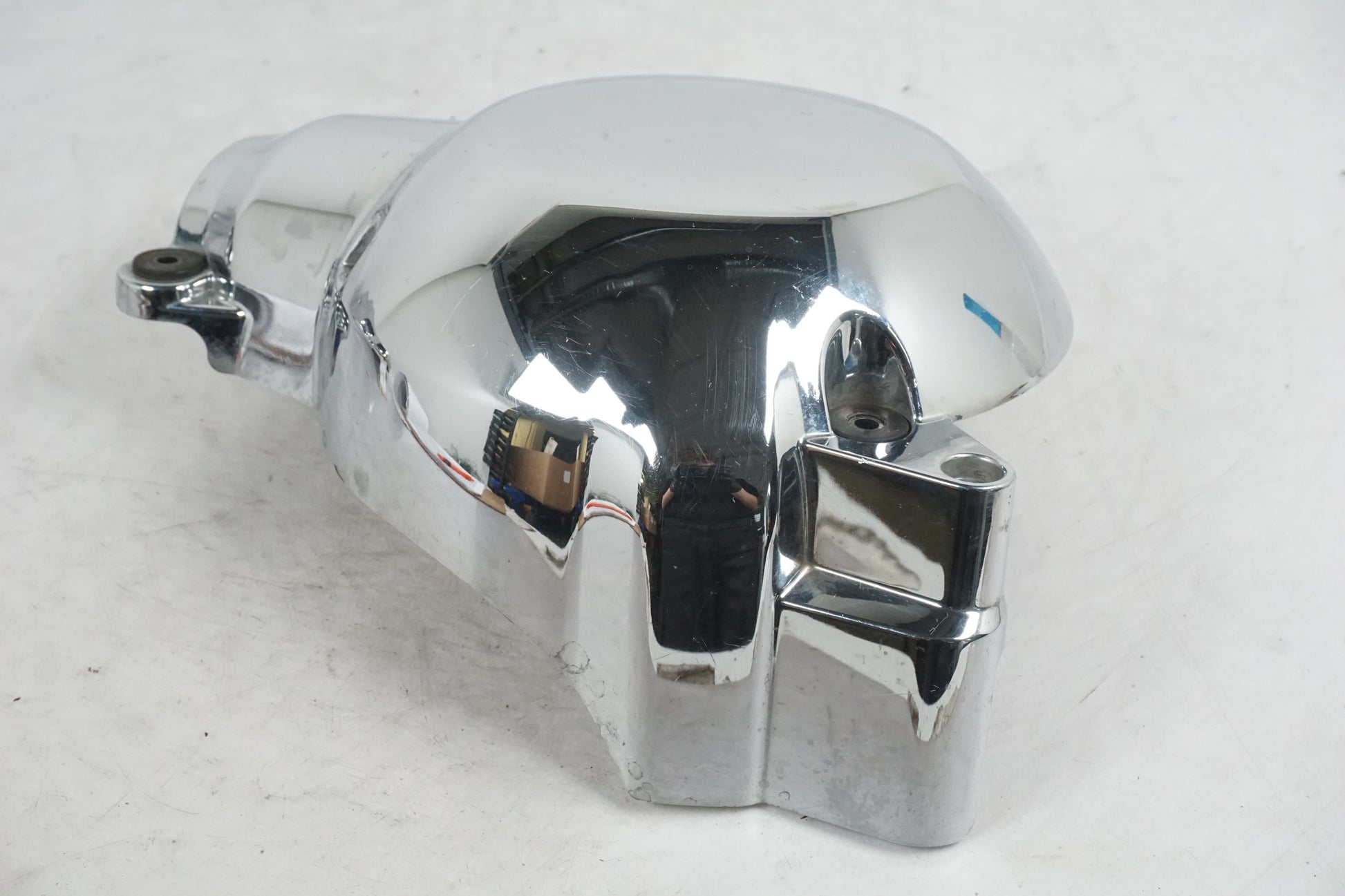 Snett uppifrån på Motorkåpa från en Yamaha XVS 650 -1997 motorcykel.