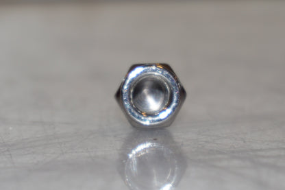 Snett uppifrån på Blinkersfäste från en H-D Softail Custom FXSTC -2007 motorcykel.