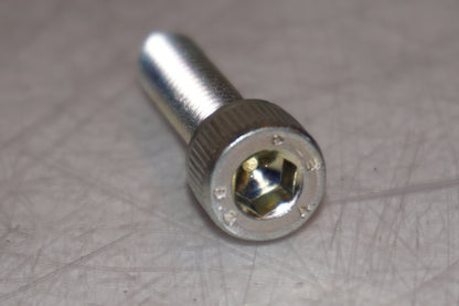 Extrabilder på Topboxfäste från en Suzuki GSX-R 1100 -1993 motorcykel.