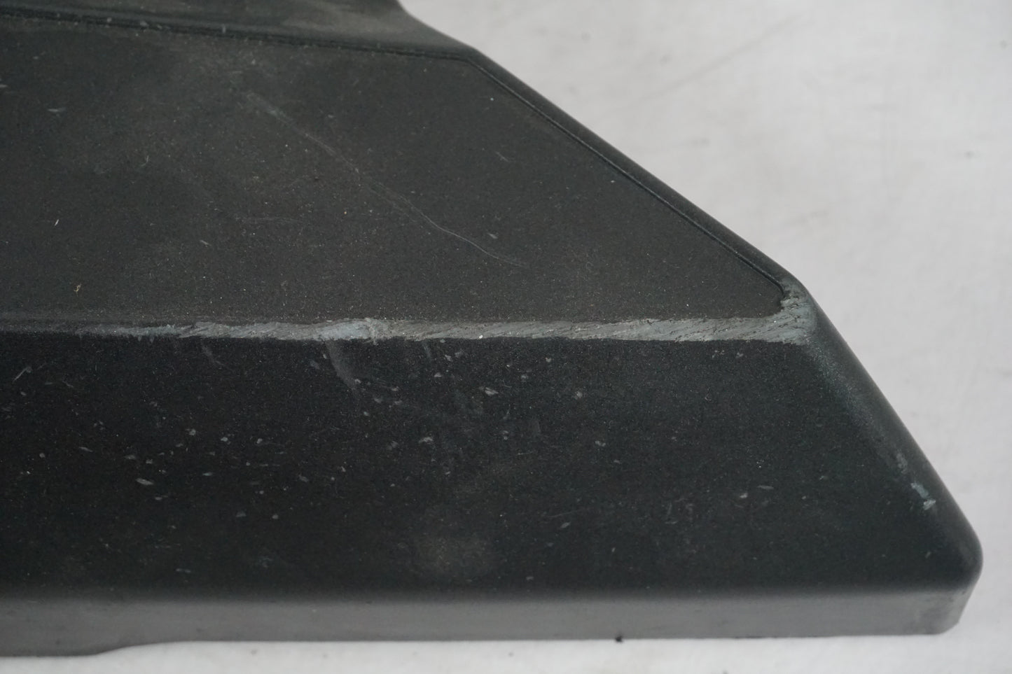 Baksidan på Motorkåpa från en Yamaha MT-01 -2009 motorcykel.