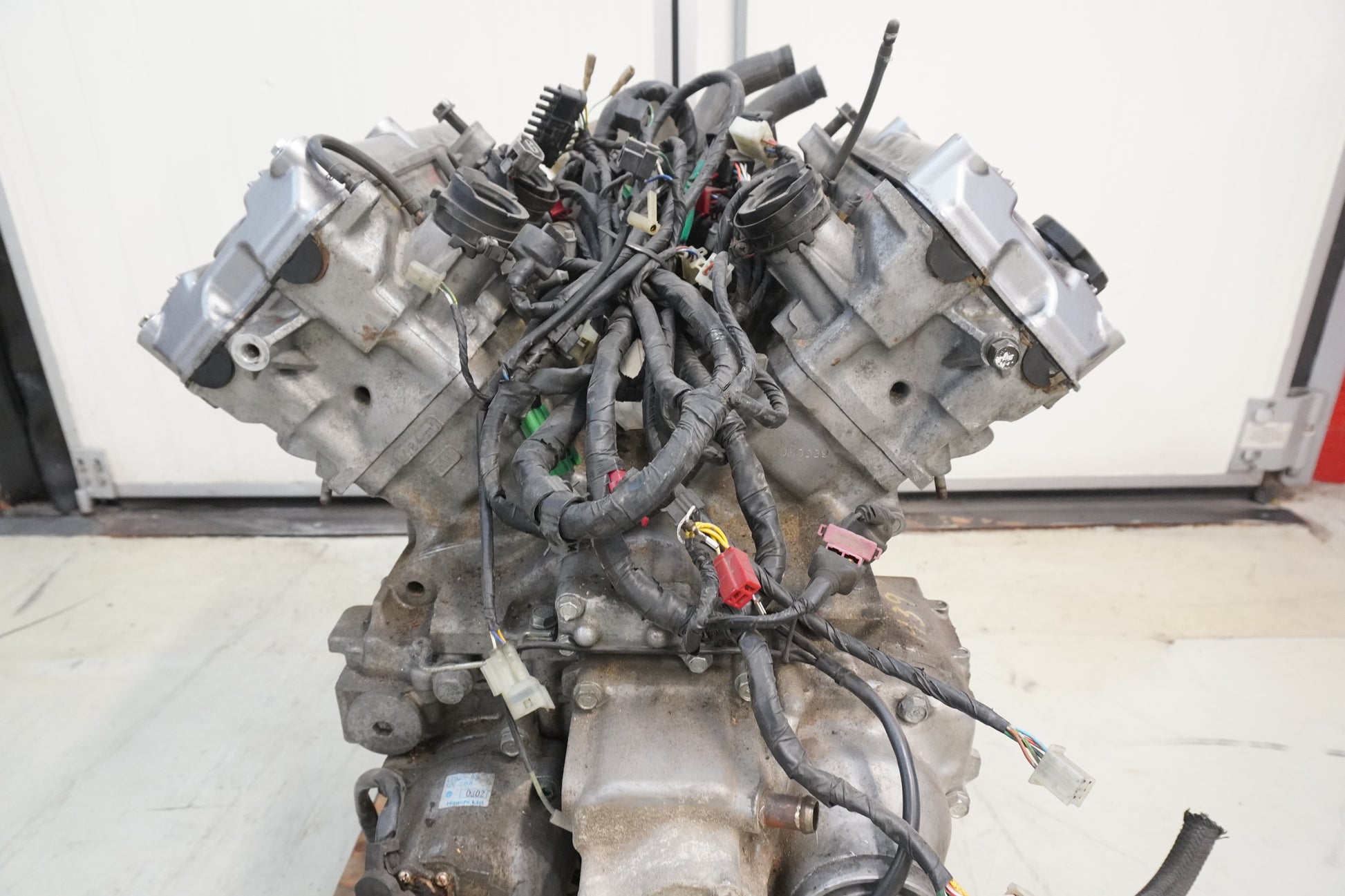 Höger sida på Motor från en Honda ST 1100 -1990 motorcykel.