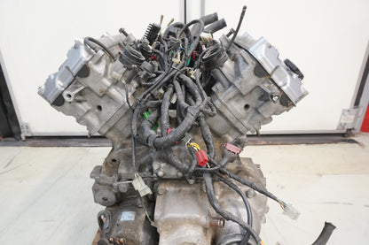 Höger sida på Motor från en Honda ST 1100 -1990 motorcykel.