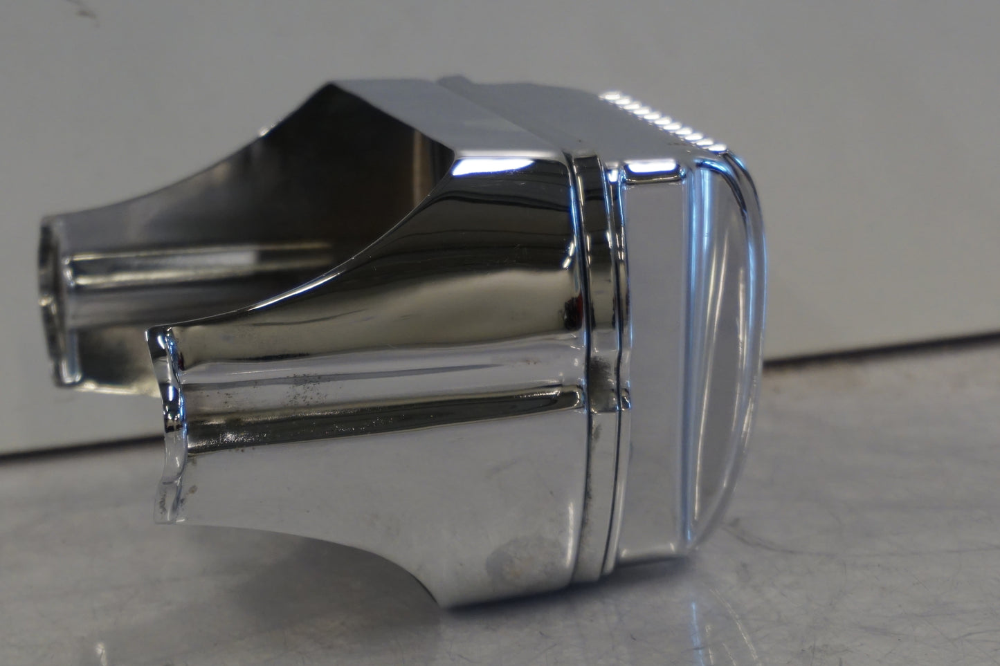 Snett uppifrån på Dekorkåpa från en H-D Street Glide FLHX -2011 motorcykel.