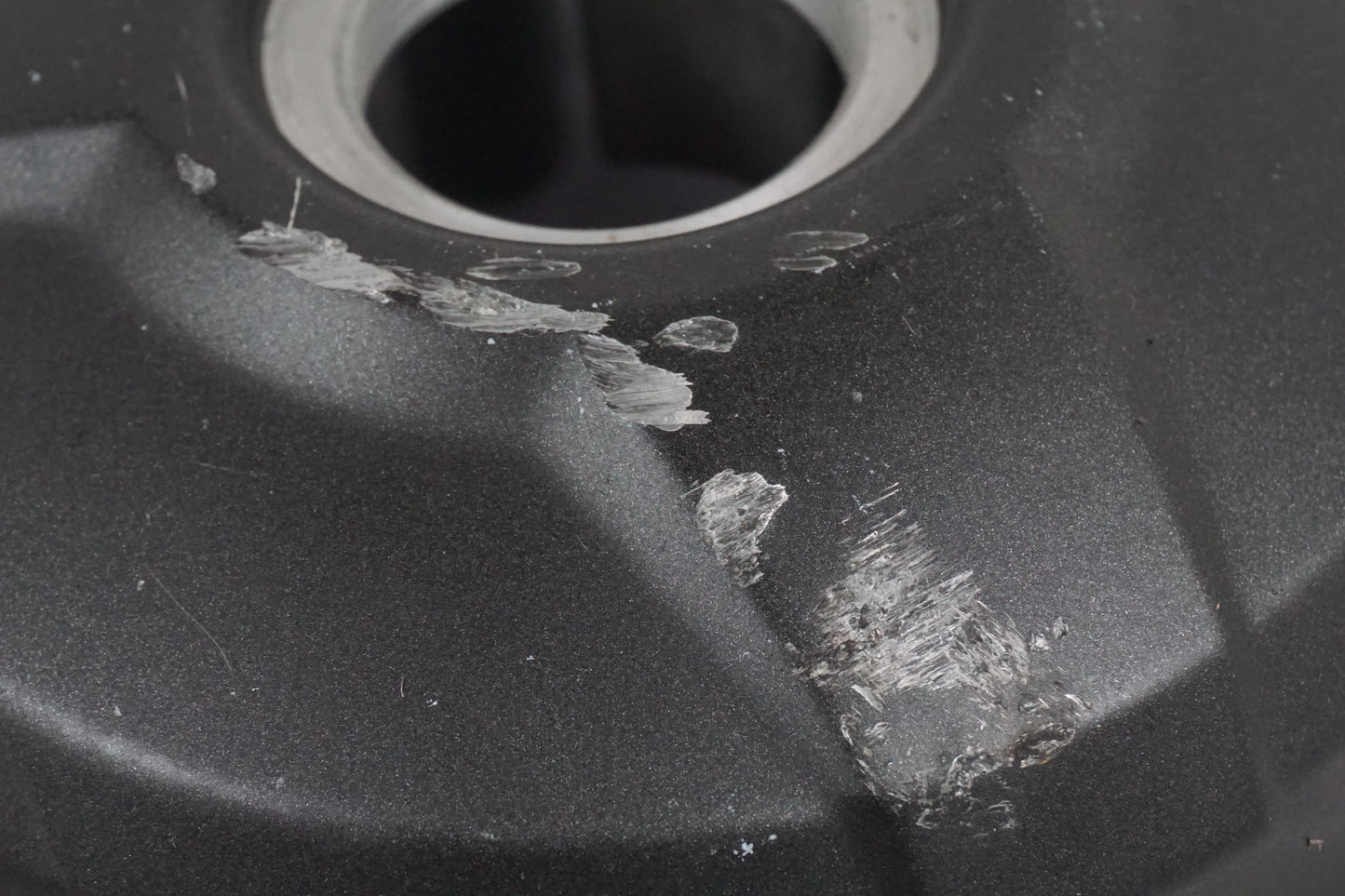 Baksidan på Generatorkåpa från en Yamaha MT-09 -2014 motorcykel.