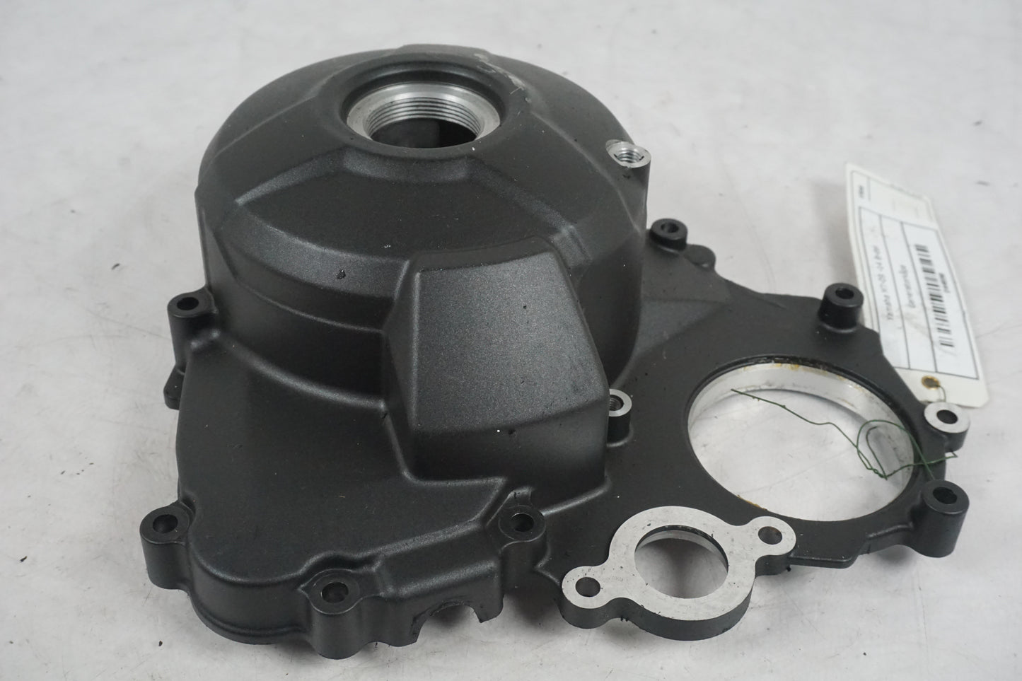 Höger sida på Generatorkåpa från en Yamaha MT-09 -2014 motorcykel.