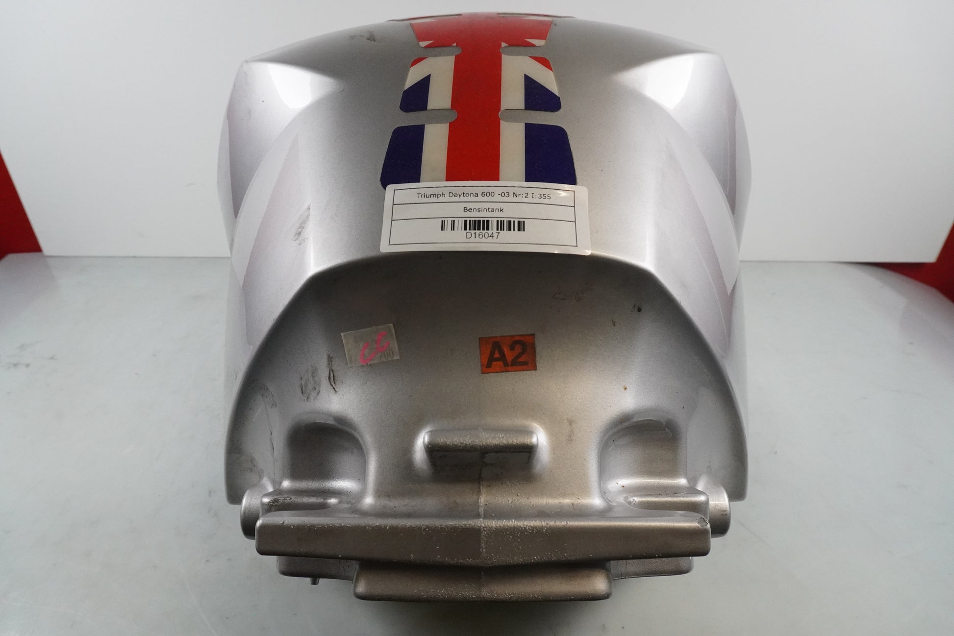 Framsidan på Bensintank från en Triumph Daytona 600 -2003 motorcykel.