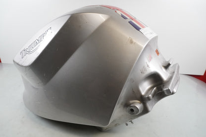 Extrabild2 på Bensintank från en Triumph Daytona 600 -2003 motorcykel.