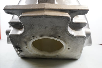 Extrabild3 på Bensintank från en Triumph Daytona 600 -2003 motorcykel.