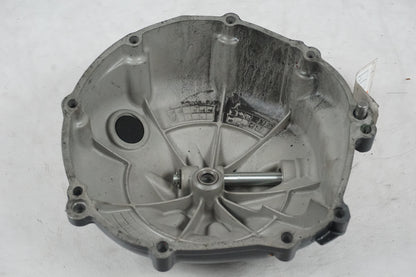 Snett uppifrån på Kopplingskåpa från en Yamaha YZF R6 -2007 motorcykel.