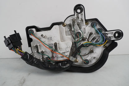 Höger sida på Instrumentpanel från en Honda VTR 1000 F -1999 motorcykel.