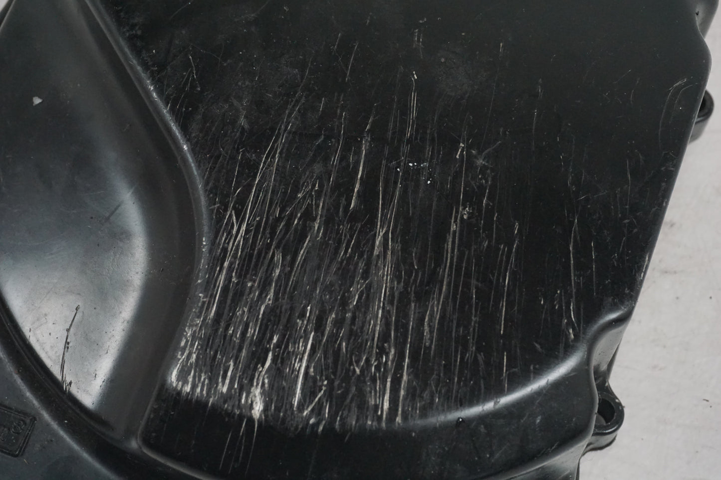 Höger sida på Kopplingskåpa från en Yamaha FZ-S 600 -2001 motorcykel.