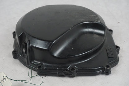 Snett uppifrån på Kopplingskåpa från en Yamaha FZ-S 600 -2001 motorcykel.