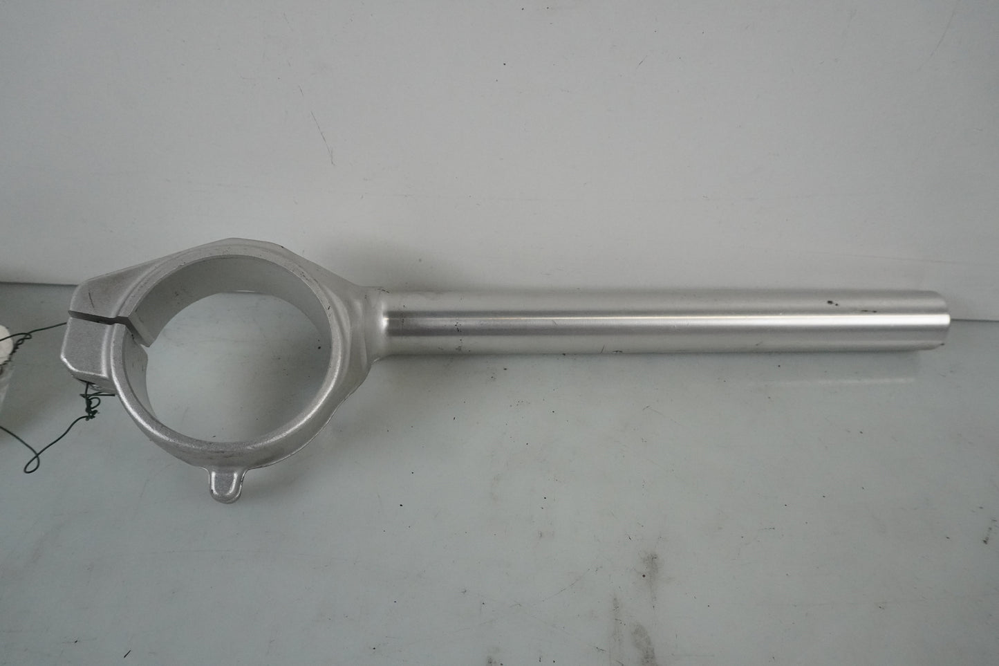 Framsidan på Styre från en BMW S 1000 RR -2013 motorcykel.