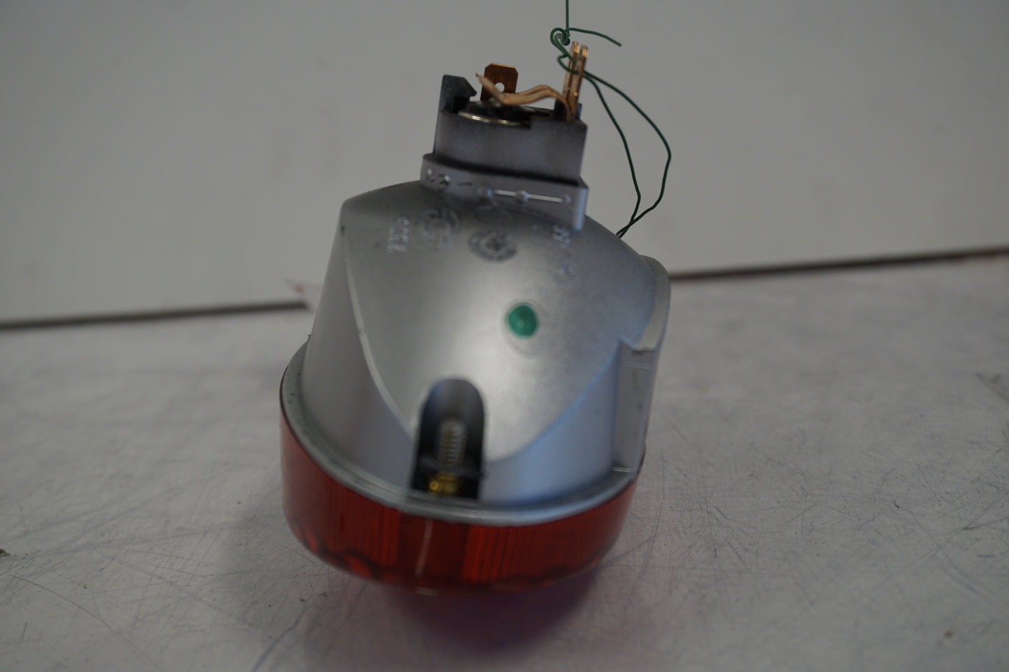 Snett nerifrån på Baklampa från en Buell 1125 CR -2009 motorcykel.