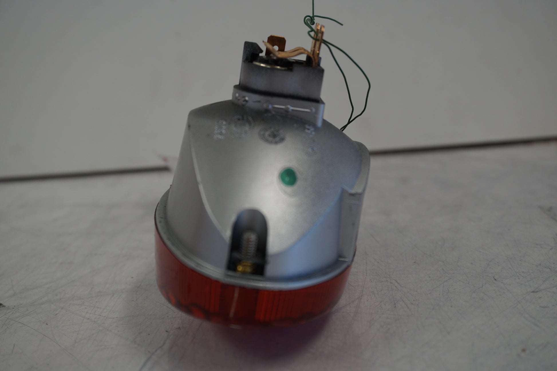 Snett nerifrån på Baklampa från en Buell 1125 CR -2009 motorcykel.