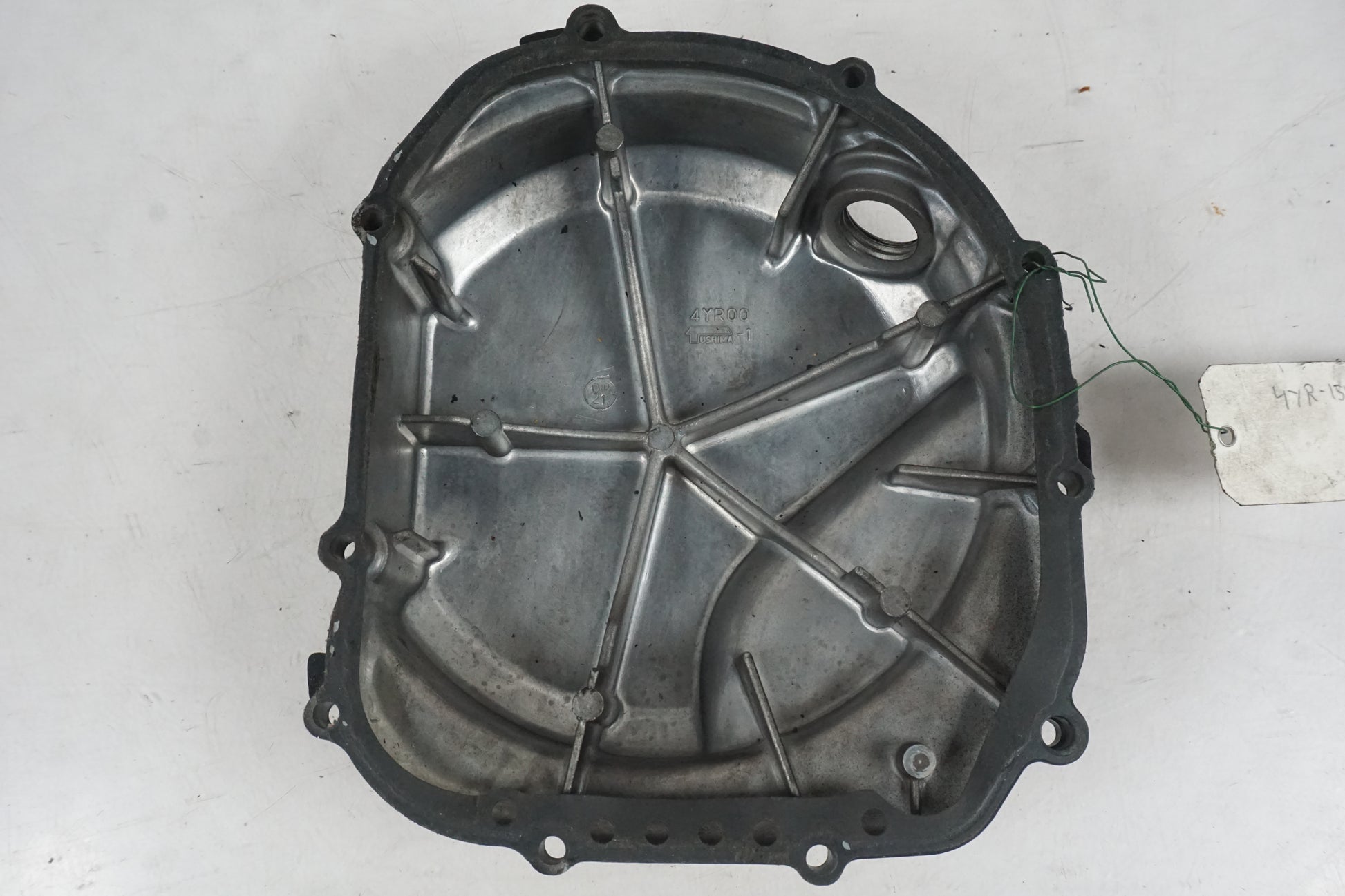 Extrabild2 på Kopplingskåpa från en Yamaha FZ-S 600 -2001 motorcykel.