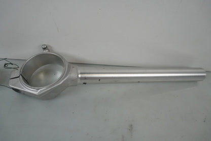 Baksidan på Styre från en BMW S 1000 RR -2013 motorcykel.