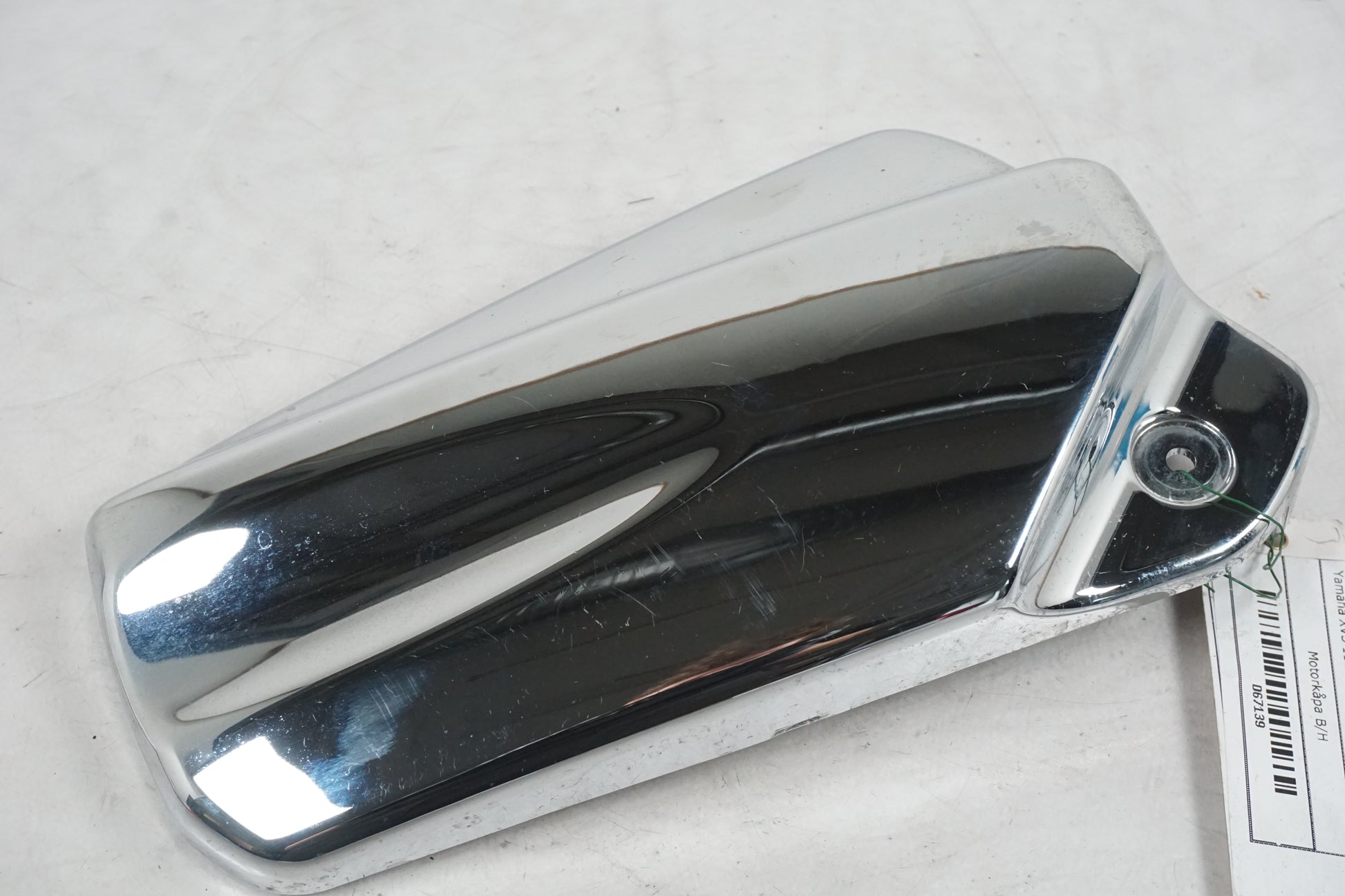 Framsidan på Motorkåpa från en Yamaha XVS 1100 -2001 motorcykel.