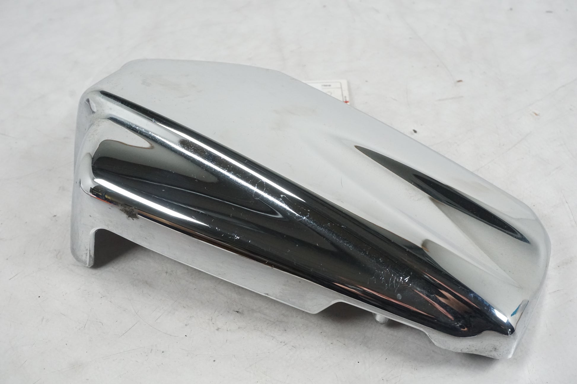 Baksidan på Motorkåpa från en Yamaha XVS 1100 -2001 motorcykel.