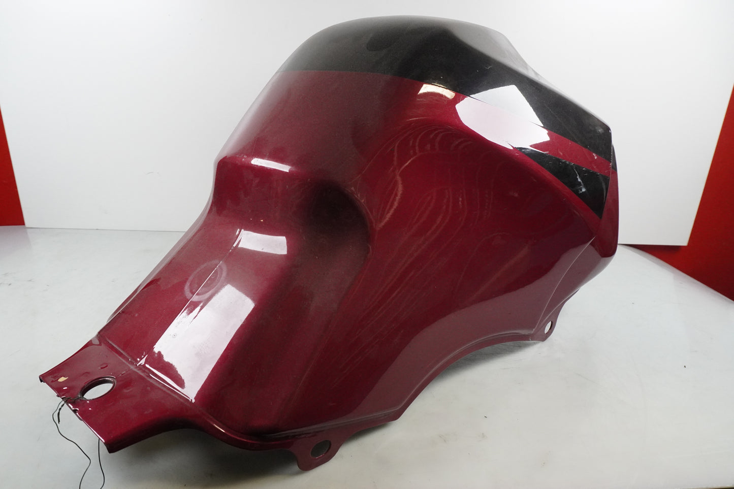 Framsidan på Bensintank från en Honda XL 600 V -1999 motorcykel.