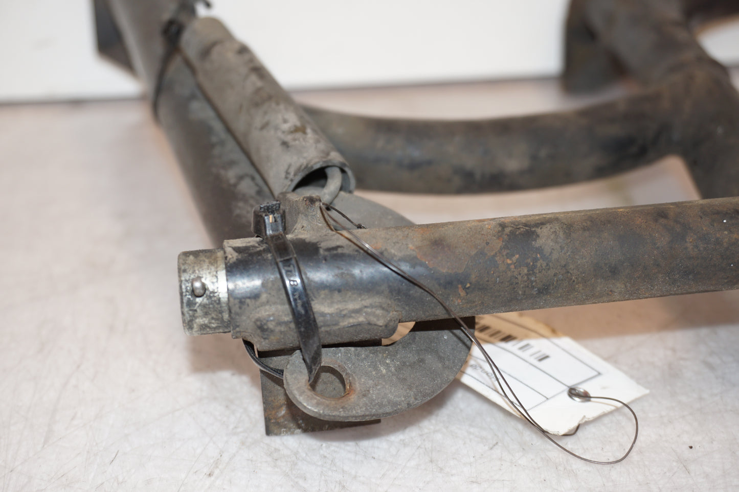 Extrabild4 på Centralstöd från en Honda VF 750 C -1983 motorcykel.