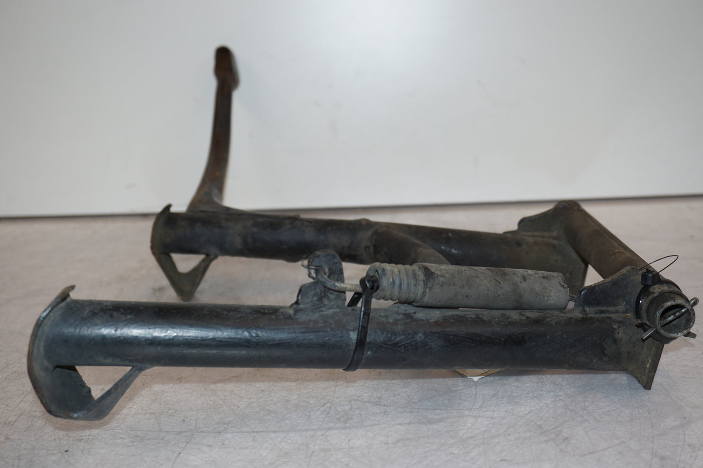 Extrabild5 på Centralstöd från en Honda VF 750 C -1983 motorcykel.