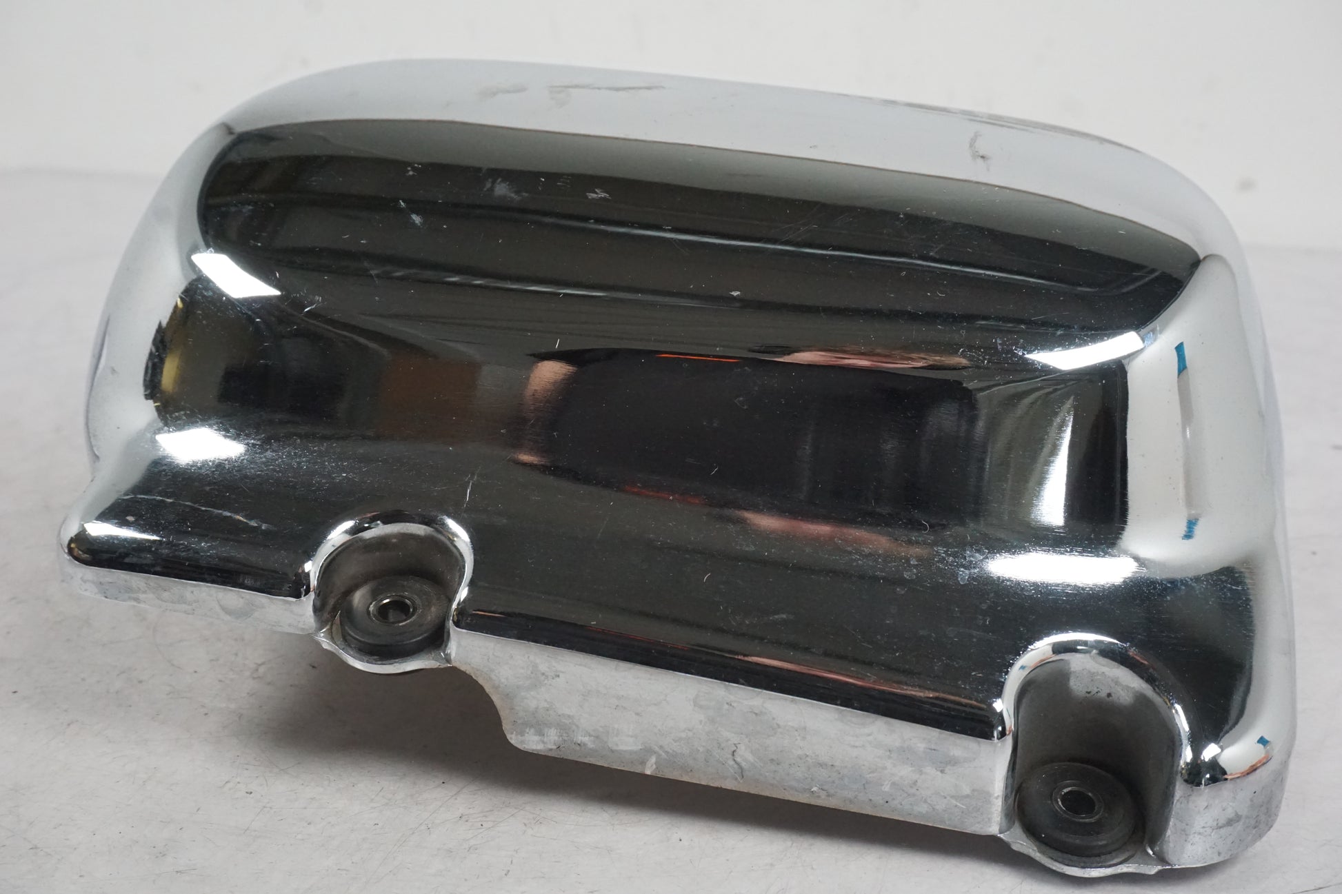 Vänster sida på Motorkåpa från en Yamaha XVS 650 -2002 motorcykel.