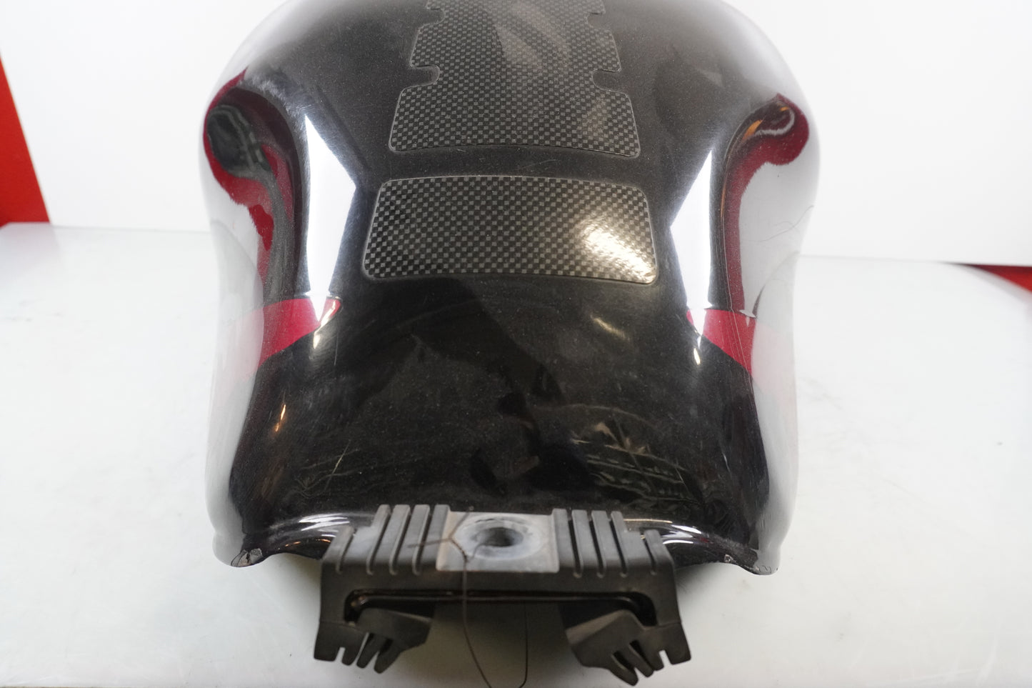 Extrabild2 på Bensintank från en Honda CBR 900 RR -2003 motorcykel.