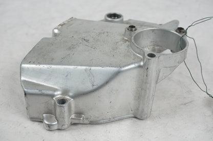 Snett nerifrån på Drevkåpa från en Yamaha YZF 1000 R1 -2001 motorcykel.