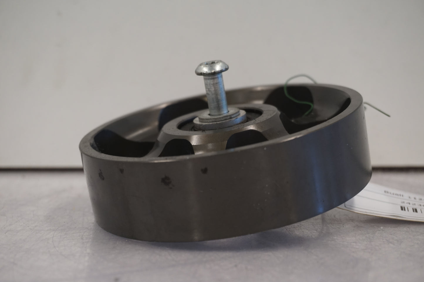 Baksidan på Remsspännhjul från en Buell 1125 CR -2009 motorcykel.